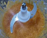 Une image de l'étape 1 de Jus détox : mandarine 🍊/ carotte 🥕/ citron 🍋/ gingembre et miel 🍯.