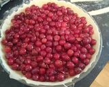 A picture of step 4 of Cherry pie.