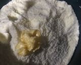A picture of step 1 of Gullisuwa (Milk balls).