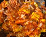 Foto langkah ke 6 dari resep Udang Sotong Bumbu Seafood Simple.
