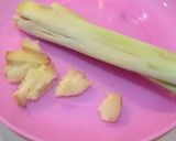 Foto langkah ke 2 dari resep Daun Singkong masak Santan.