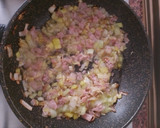 Foto del paso 1 de la receta: Arroz salteado con jamón y puerro
