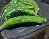 A picture of step 4 of Fried green chili.