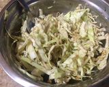 Foto del paso 3 de la receta: Ensalada de repollo blanco y ajo