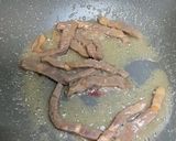 A picture of step 2 of Stir-Fried Noodles with Beef.