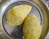 A picture of step 1 of Aloo chokha.