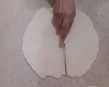 A picture of step 2 of Calzones.