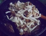 รูปขั้นตอนการทำที่ 2 ของ ผัดเห็ดชิเมจิหมูสับกับเต้าหู้ไข่ย่าง - คีโต