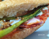 Foto del paso 5 de la receta: Bocadillo de magreta con scamorza y espárragos trigueros