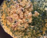 A picture of step 7 of Spinach Mushroom Omelette.