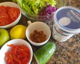 Foto del paso 1 de la receta: Pollo, ensalada colorida y aderezo yogurt