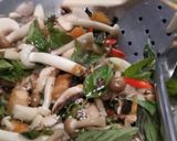 Foto langkah ke 3 dari resep Jejamuran Kemangi ala Subi 😍.