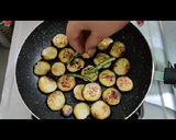 A picture of step 1 of Lucknawi Shahi baingan recipe.