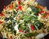 Foto langkah ke 4 dari resep 42. Cah Kangkung Kecambah Pedas.