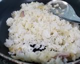 Hình bước làm 1 của món Cơm chiên trứng xúc xích