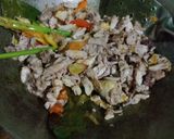 Foto langkah ke 3 dari resep Ayam suwir kemangi.