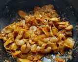A picture of step 4 of Bamboo shoots prawns masala.