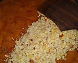 A picture of step 3 of Crunchy peanut sesame chocolate lolipops.