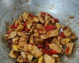Foto langkah ke 5 dari resep Tumis Kecap Tahu Telur.