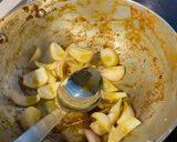 A picture of step 2 of Honey chilli lotus stem.