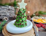 Foto del passaggio 4 della ricetta Albero di Natale di formaggio e frutta secca