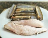 Foto del paso 4 de la receta: Fideuà de rape y navajas con fumet de rape y alga fucus