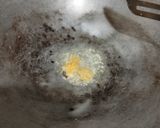 Foto langkah ke 2 dari resep Kerang Hijau Rebus Bumbu Kuning.