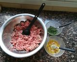 Foto del paso 1 de la receta: Albóndigas con salsa de tomates y puré