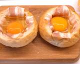 Reggeli tojásos-baconos zsemle recept lépés 3 foto