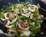 Foto del paso 1 de la receta: Pasta con pollo a l'ast