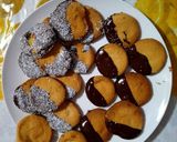 Foto del passaggio 5 della ricetta Biscotti con glassa al cioccolato e cioccolato/cocco