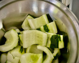 Foto del paso 1 de la receta: Vasitos de gazpacho de pepino