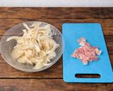 Foto langkah ke 1 dari resep Oseng Jamur Tiram dan Ayam.