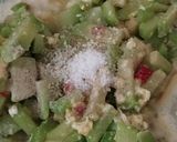 Foto langkah ke 6 dari resep Tumis Labu Siam Telur.