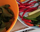 Foto langkah ke 3 dari resep 124. Nasi Bakar Ayam Suwir Kemangi.