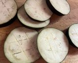 Une image de l'étape 1 de Tarte d’été tomates aubergines.