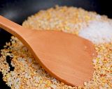 Hình bước làm 4 của món Cách làm món gà rang muối ngon đỉnh như nhà hàng