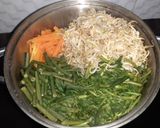 Foto langkah ke 1 dari resep Urab Sayur Pedas.