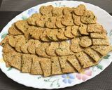 A picture of step 13 of Spring Onion-Sesame-Oat Crackers.