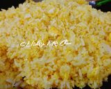 Hình bước làm 2 của món Cơm chiên cà ri gà xé