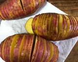 Foto del paso 2 de la receta: Papas al romero estilo acordeón al horno