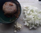 शिम्ला मिरची भाजी (shimla mirchi bhaji recipe in marathi) रेसिपी स्टेप 1 फोटो 