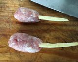 รูปขั้นตอนการทำที่ 3 ของ หมูสับพันข้าวโพดอ่อน (อาหารเด็ก/ก่อนขวบไม่ปรุง)