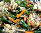 A picture of step 2 of Stir fried chicken with vegetables.