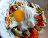 รูปขั้นตอนการทำที่ 7 ของ กะเพราเห็ดไข่หมก 🍄 (คลีน)