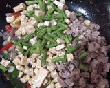 Foto langkah ke 3 dari resep Oseng Daging Tempe dan Kacang Panjang.
