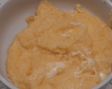 Foto del paso 3 de la receta: Polenta cremosa con salsa de salchicha criolla