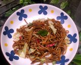 Foto langkah ke 5 dari resep Mie Goreng Sayur.