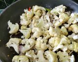 A picture of step 4 of Aniseeds Roasted Cauliflower Florets.