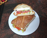 Foto del paso 5 de la receta: Croissant con ensalada y queso majorero